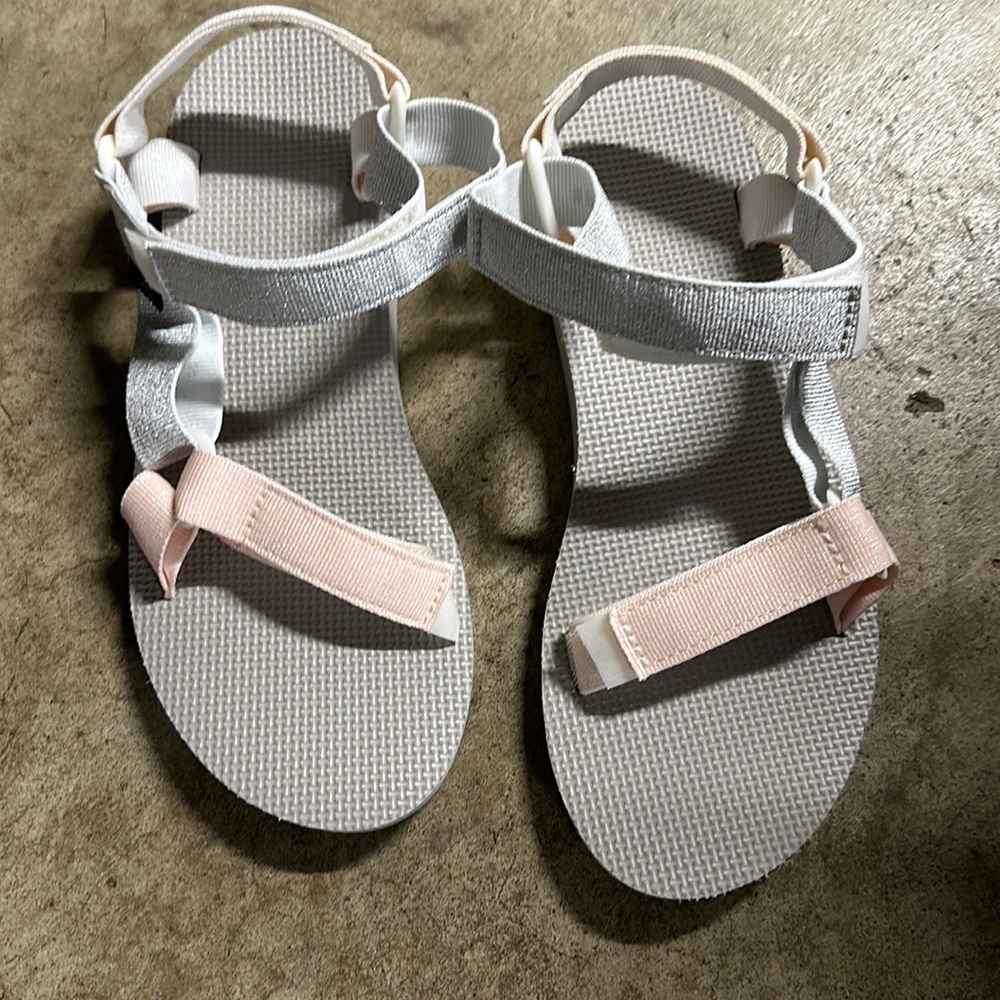 New Teva Sandals